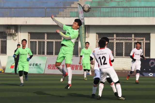 乔安-加西亚本场表现数据：10次扑救与8次禁区反应